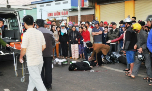 Gia Lai: Cảnh sát cơ động bị xe đầu kéo cán tử vong